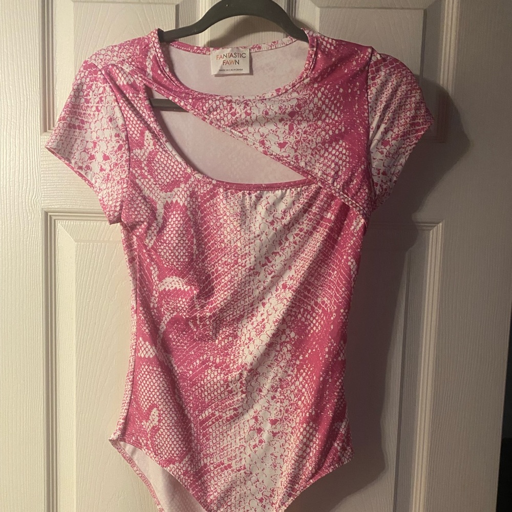 Fantastic Fawn M bodysuit nwot